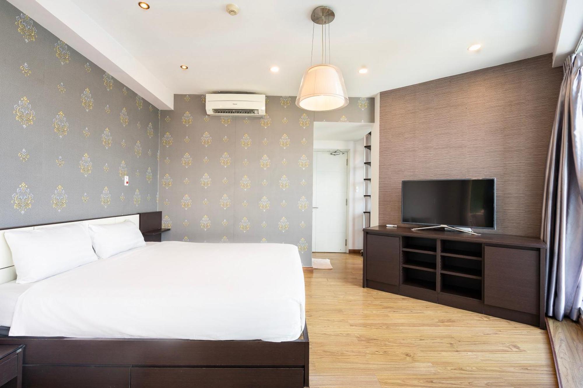 Justay Sailing Tower Hotel 5*