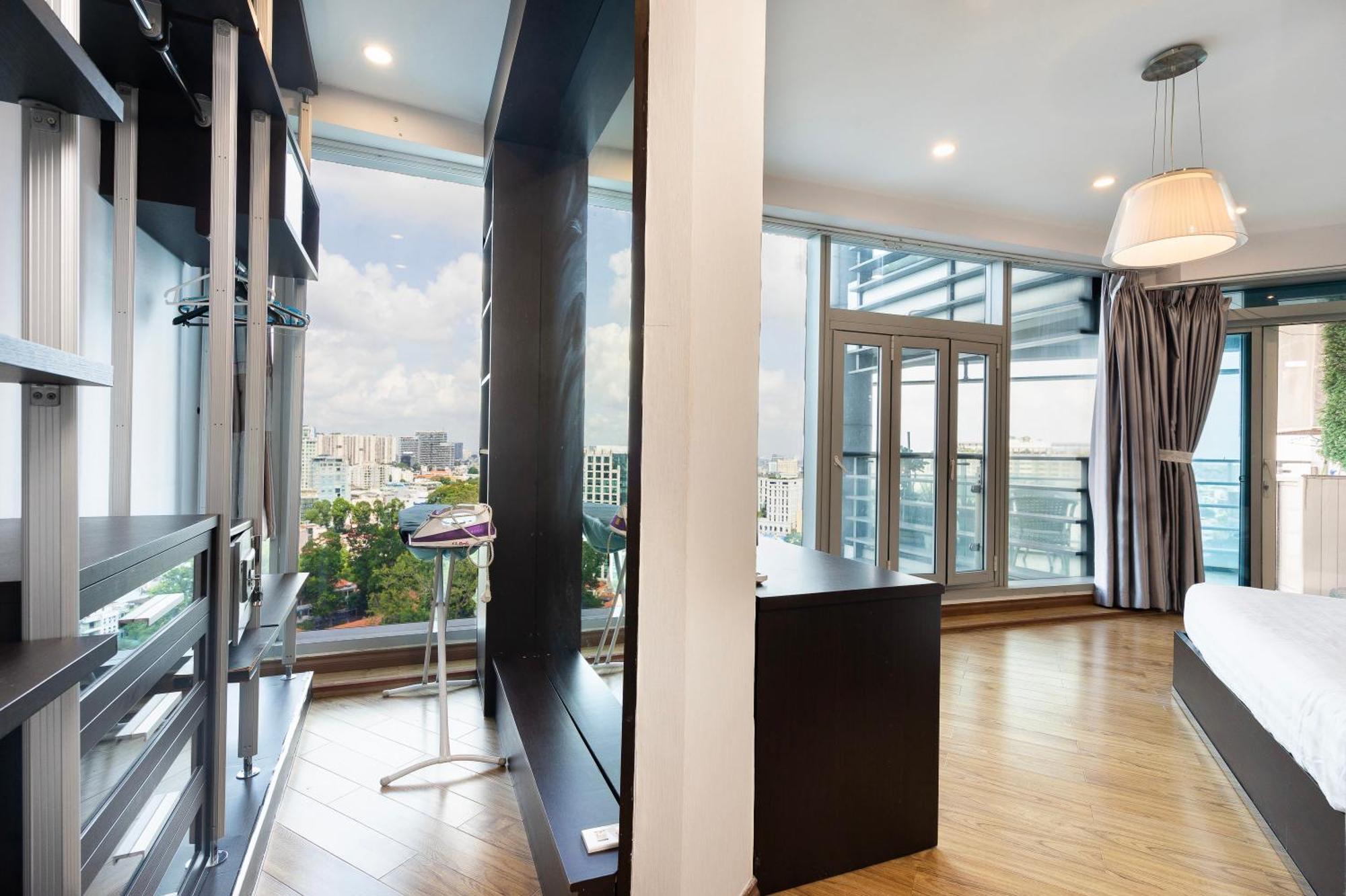 Justay Sailing Tower Hotel