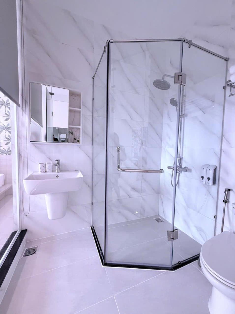 Hotel The Luxury Ho Chi Minh City