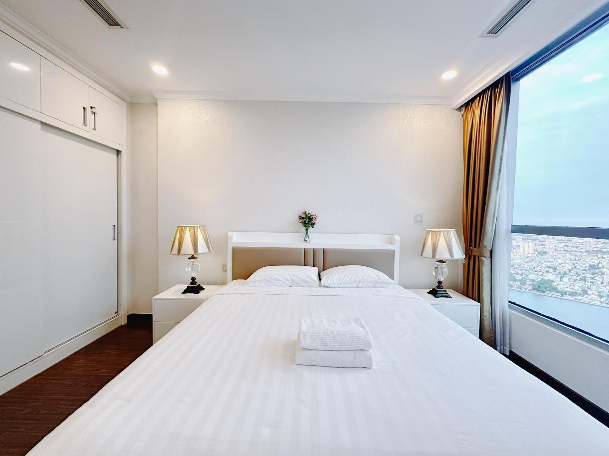 Landmark - Vinhomes Park Apartment *