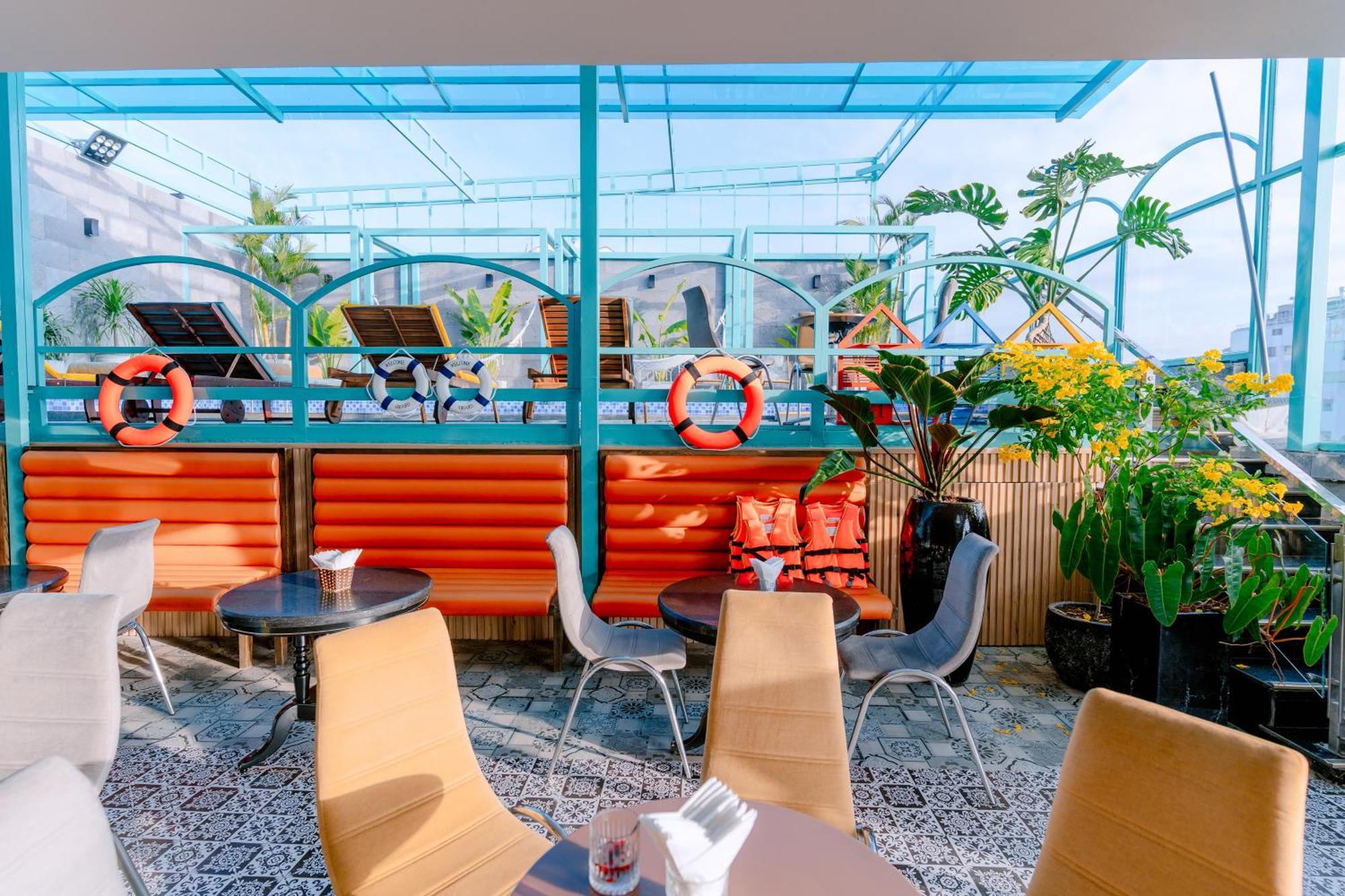 Dahlialand Saigon & Swimming Pool Hotel