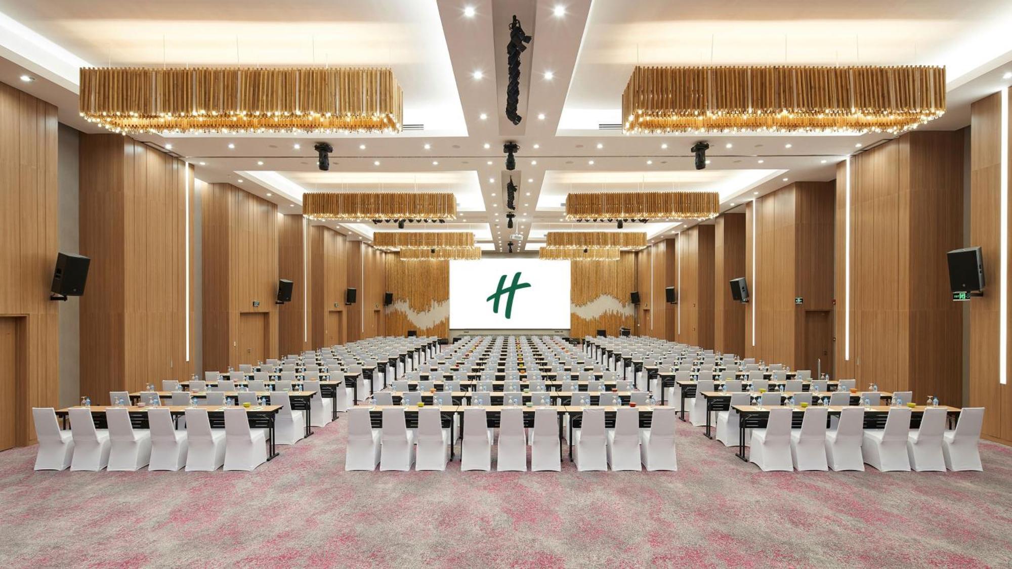 & Saigon Airport By Ihg 5*