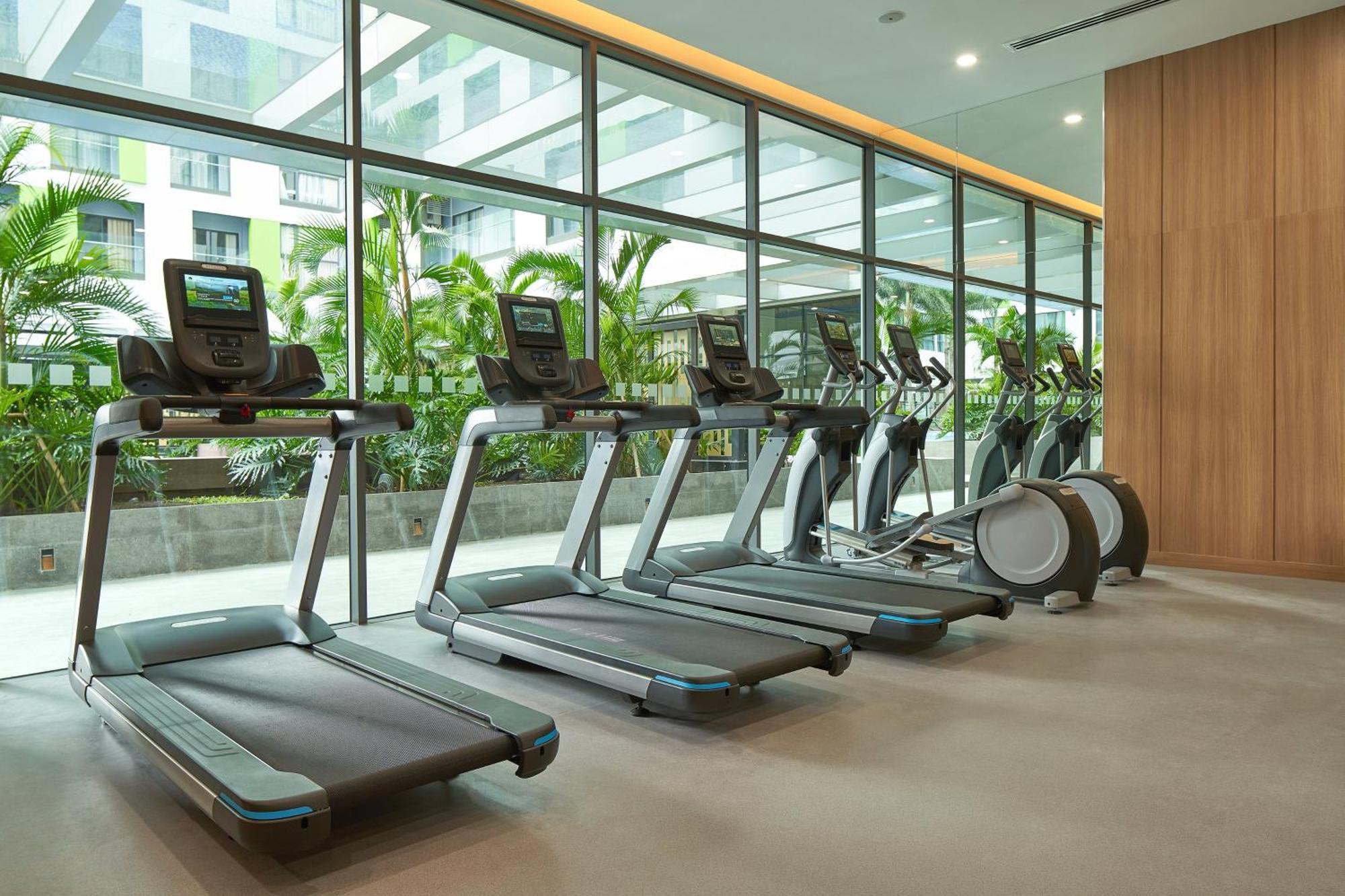 & Saigon Airport By Ihg Hotel 5*