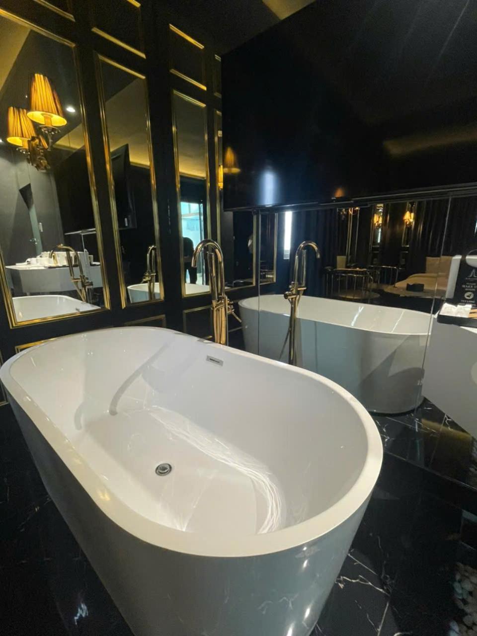 A In Atistar 2* Bandar Ho Chi Minh