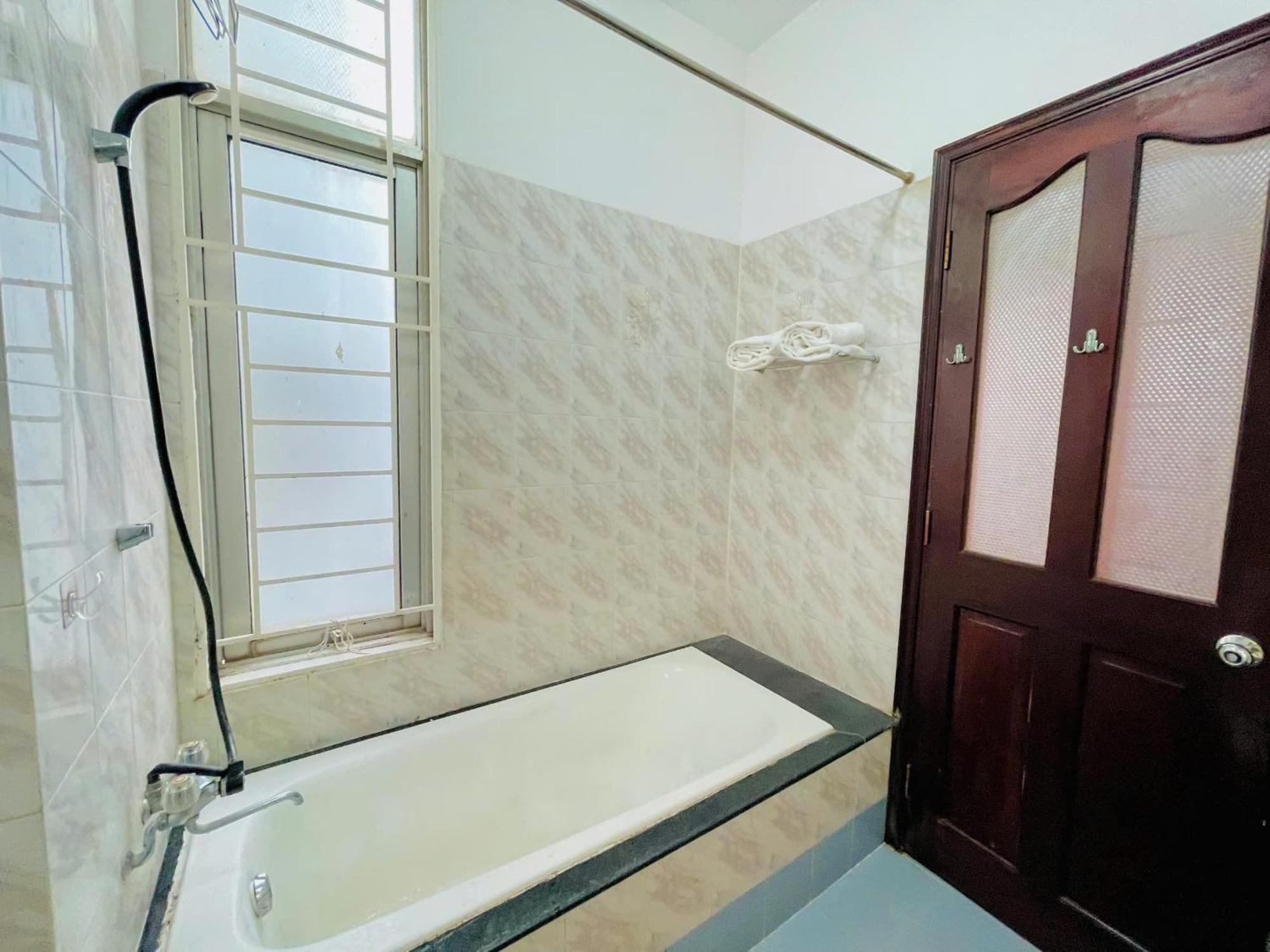 Convinia - Free Pick Up Airport & Laundry Aparthotel *
