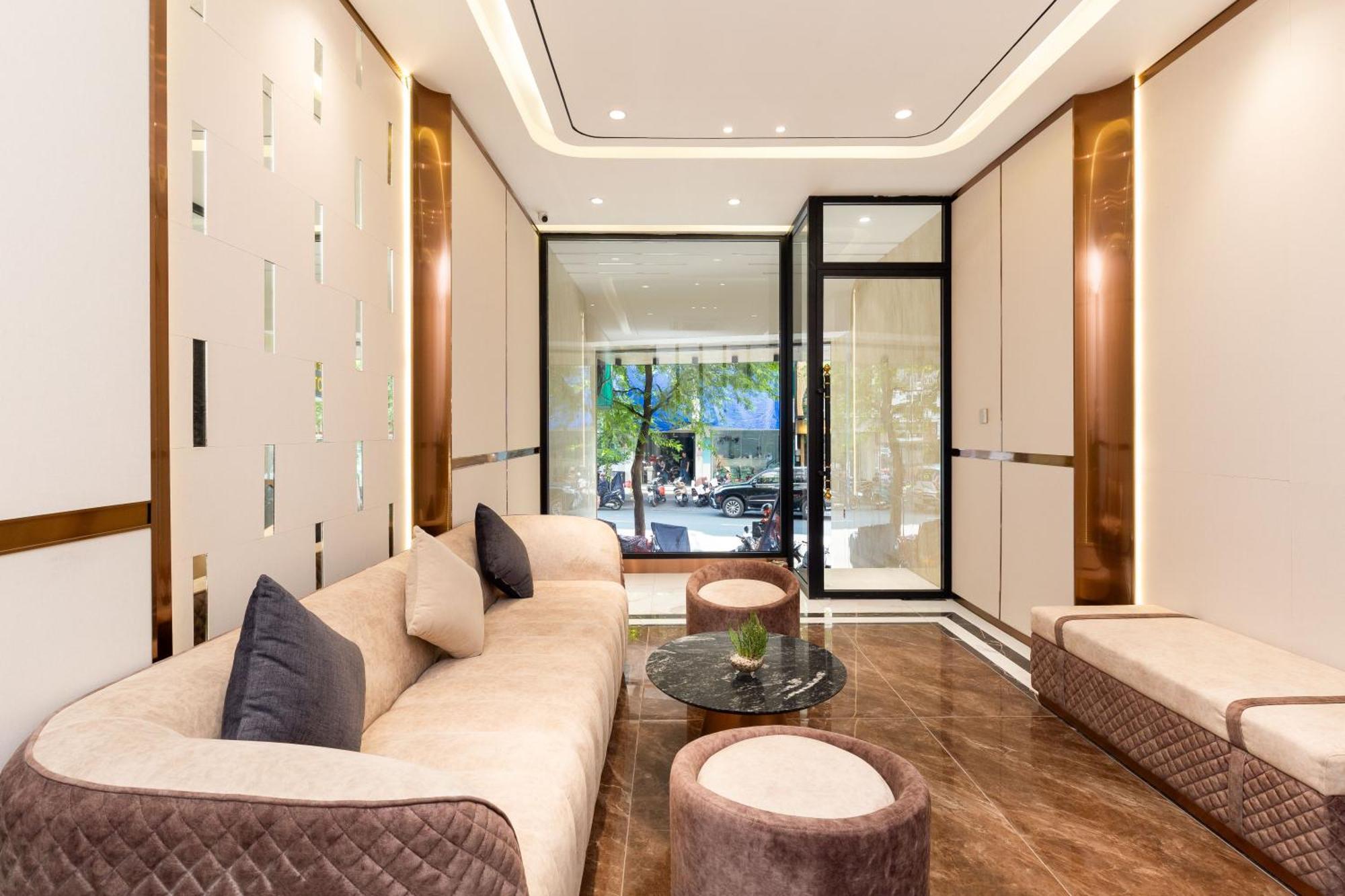 The Luxury Mays Khách sạn 3*