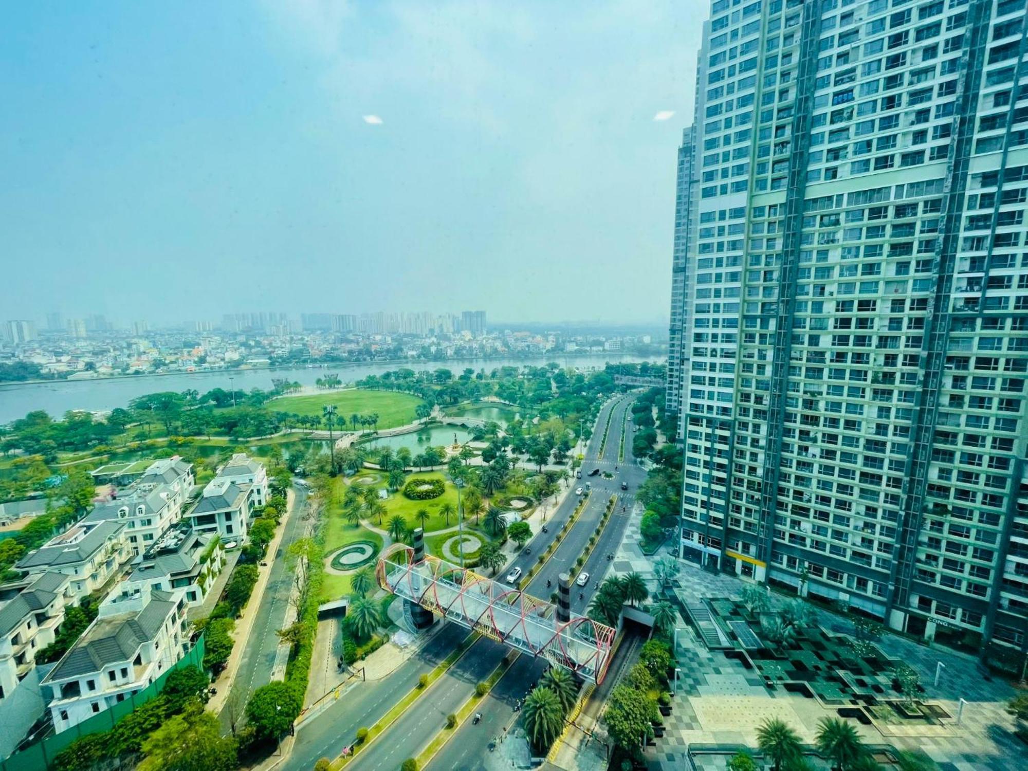 Katil Luxury Landmark 5 Stars-river View-2br2wc-an Home-stay In The Of Vietnam Bandar Ho Chi Minh