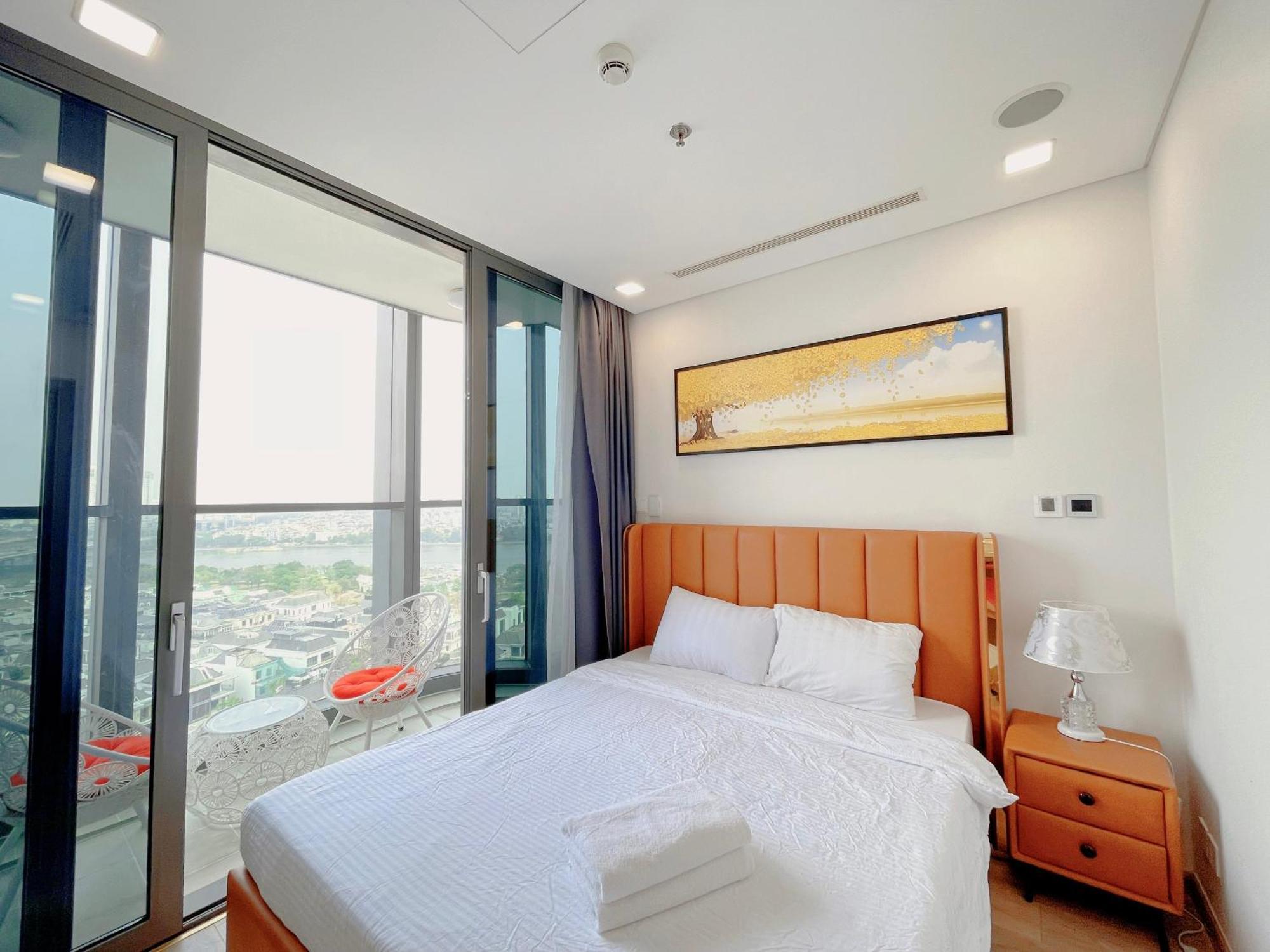 Katil Luxury Landmark 5 Stars-river View-2br2wc-an Home-stay In The Of Vietnam Bandar Ho Chi Minh
