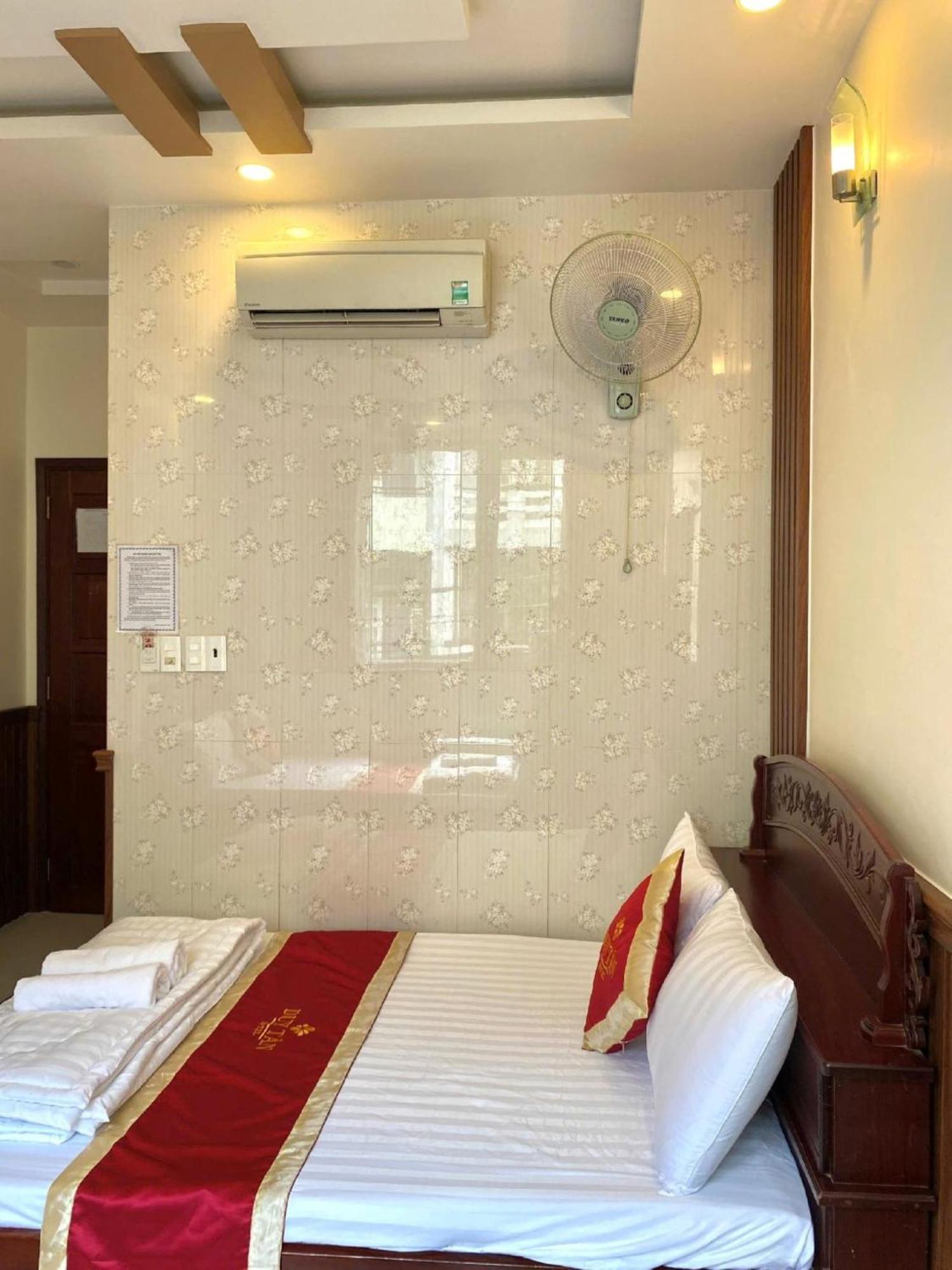 Duy Tan Hotel *