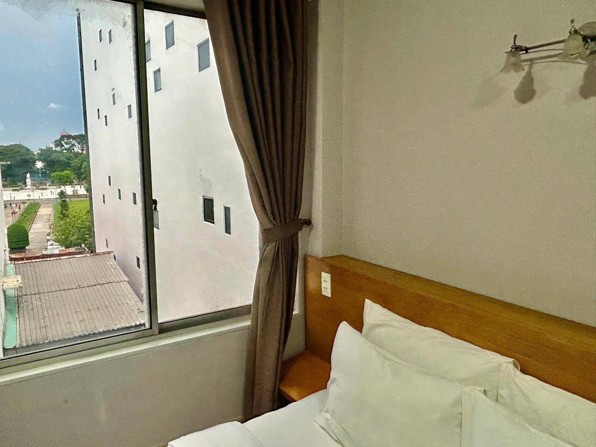 Convinia - Free Pick Up Airport & Laundry * Ho Chi Minh City