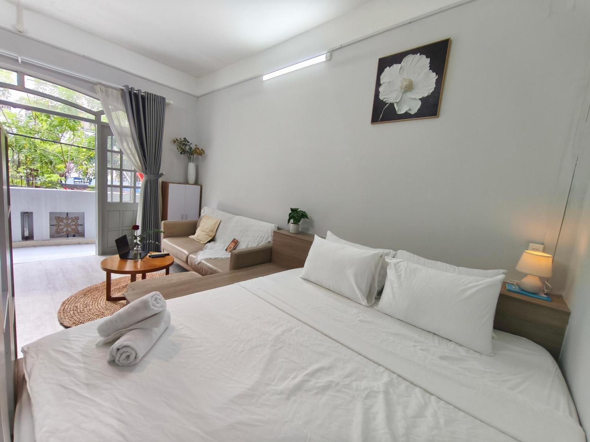 Serenity River Saigon Apartment *