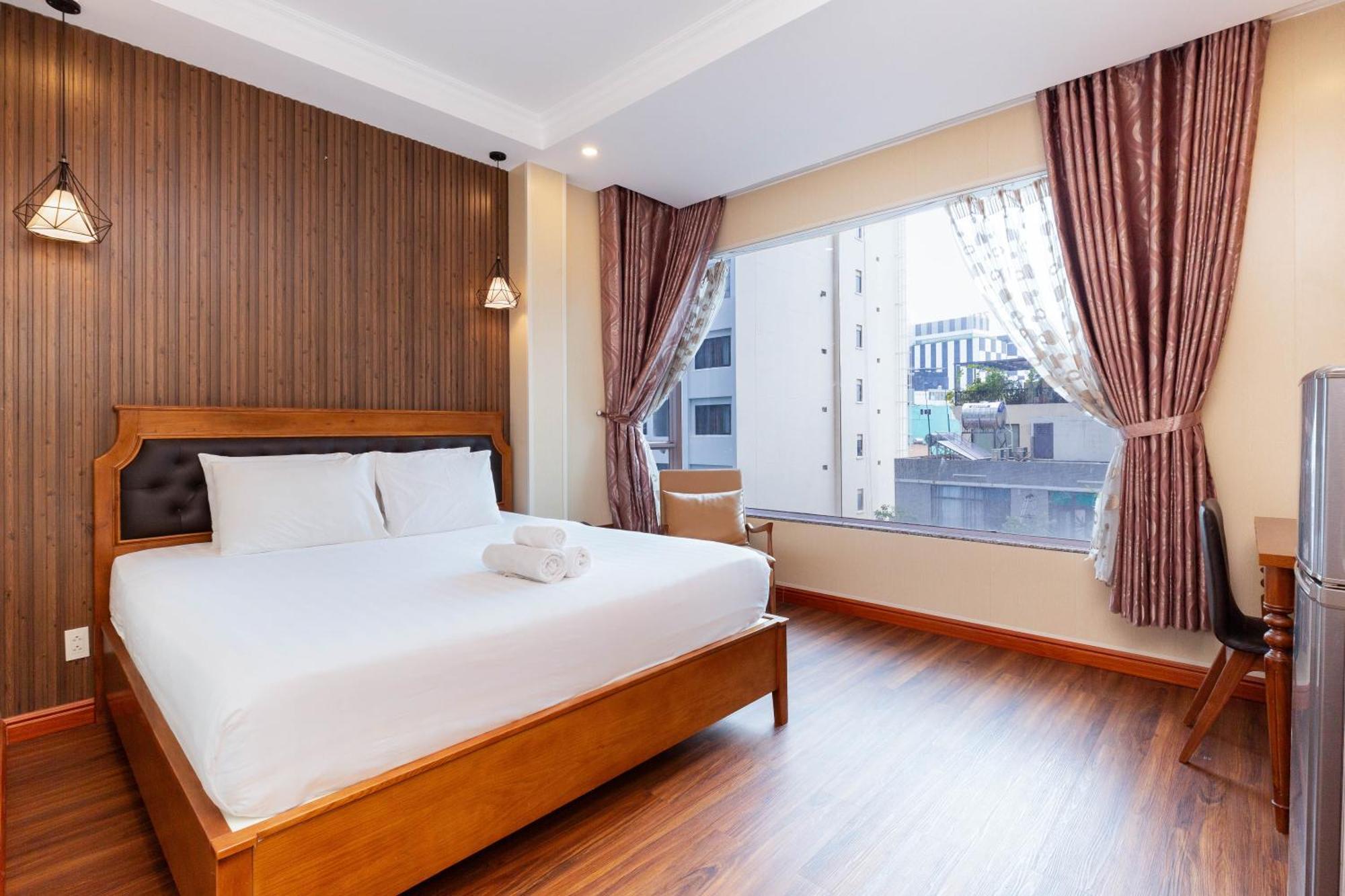 Khách sạn Premium Sonata Saigon