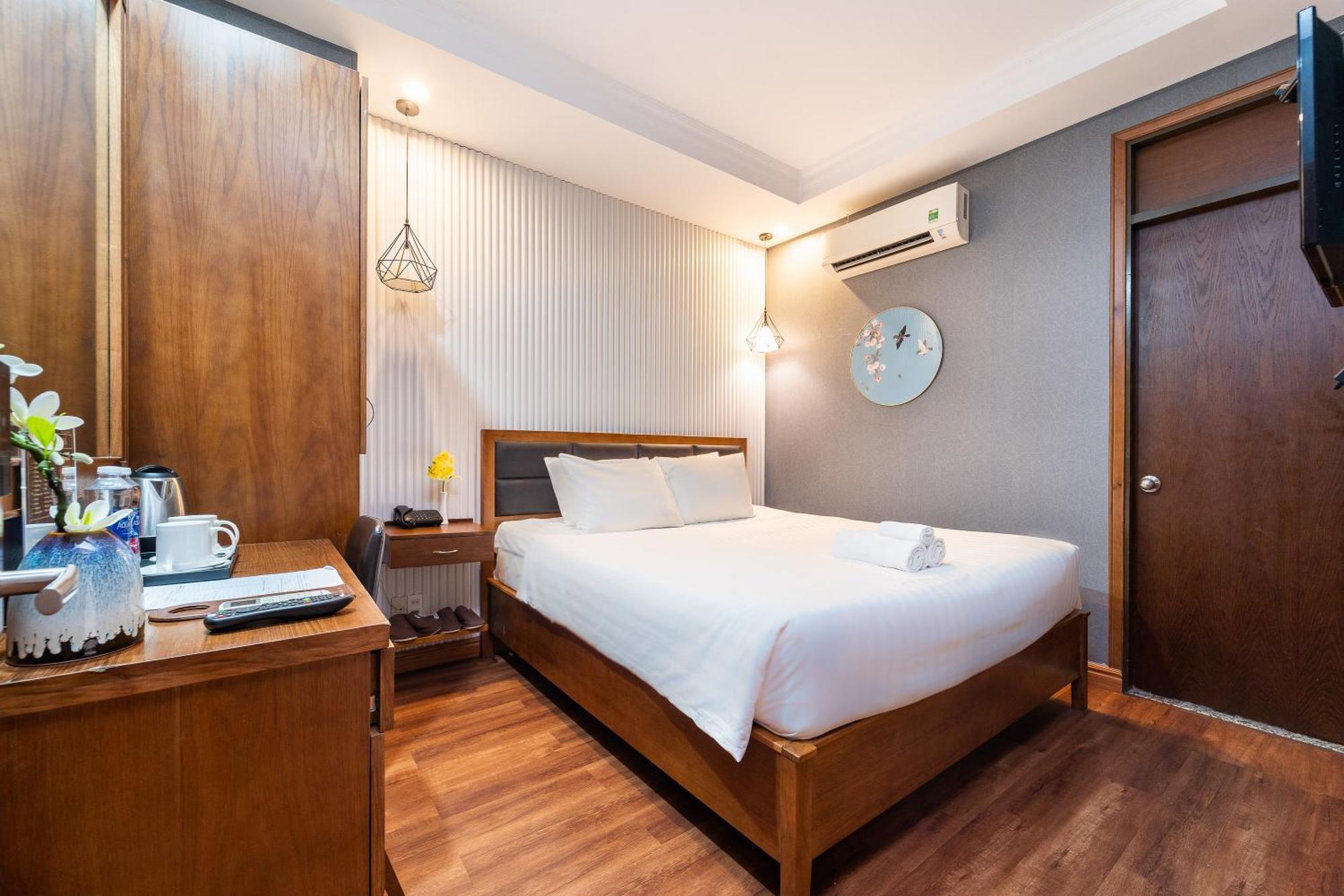 Khách sạn Premium Sonata Saigon 4*
