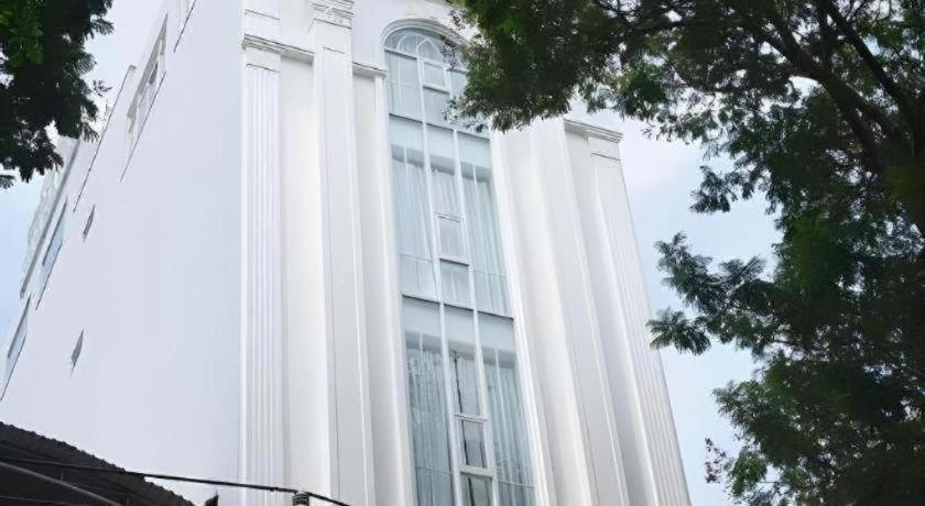 Khách sạn Reddoorz Thinh Gia Phat Hoang Hoa Tham Tan Binh 2*