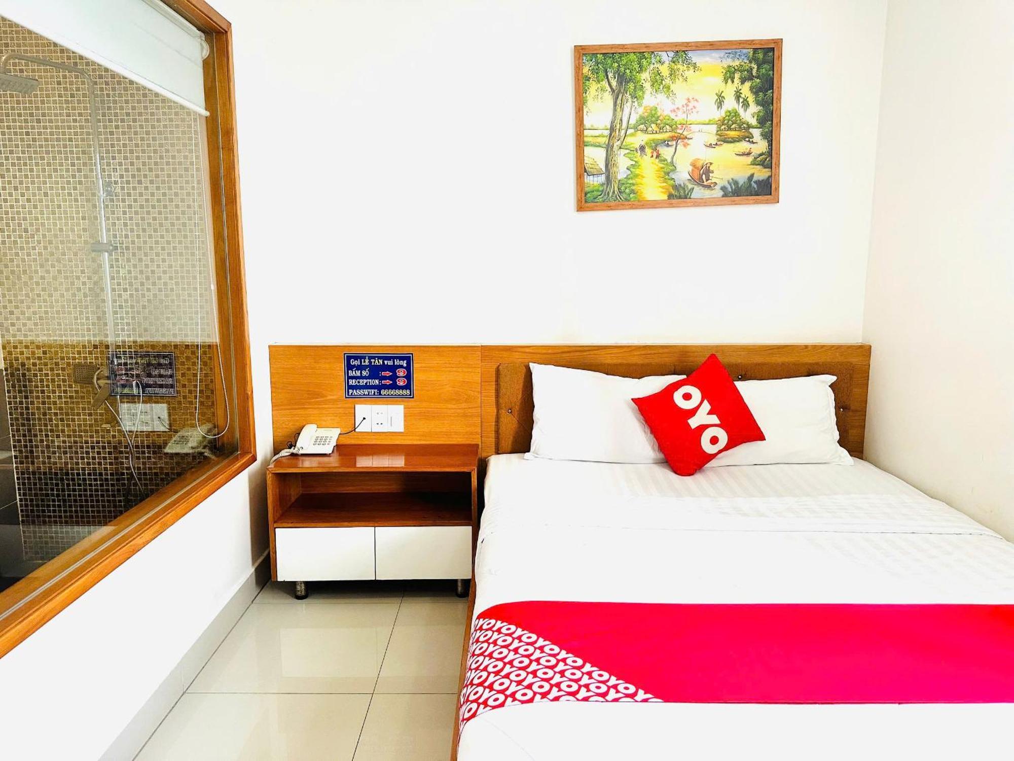 Thiên Cung Khách sạn 2*