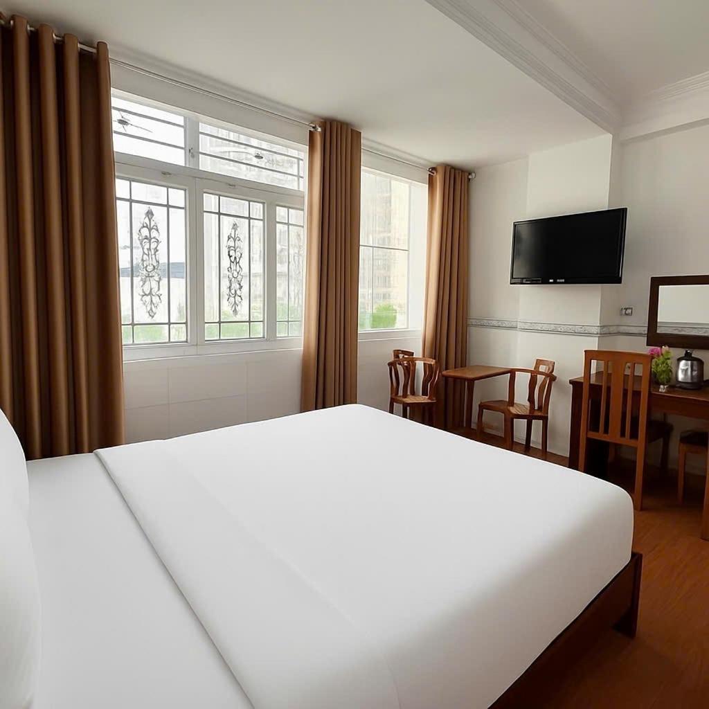 Diamond Hotel Cmt8 - Center Saigon 2*
