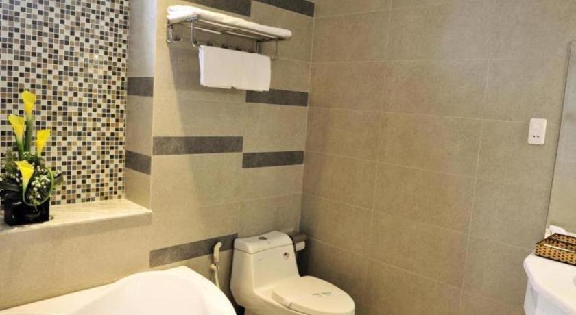 Hotel Phoenix Saigon 2*