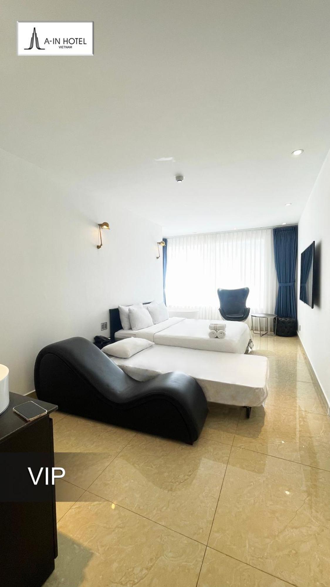 Hotel A In Riverside