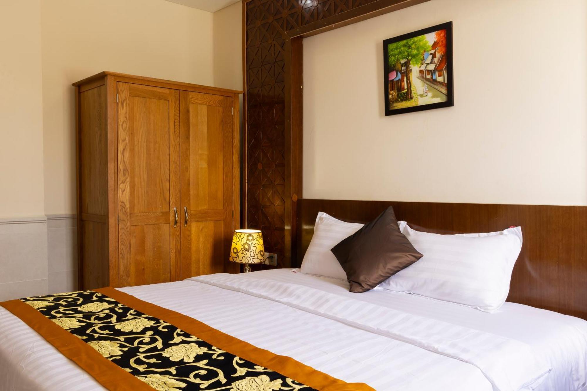 Hotel California Ho Chi Minh City