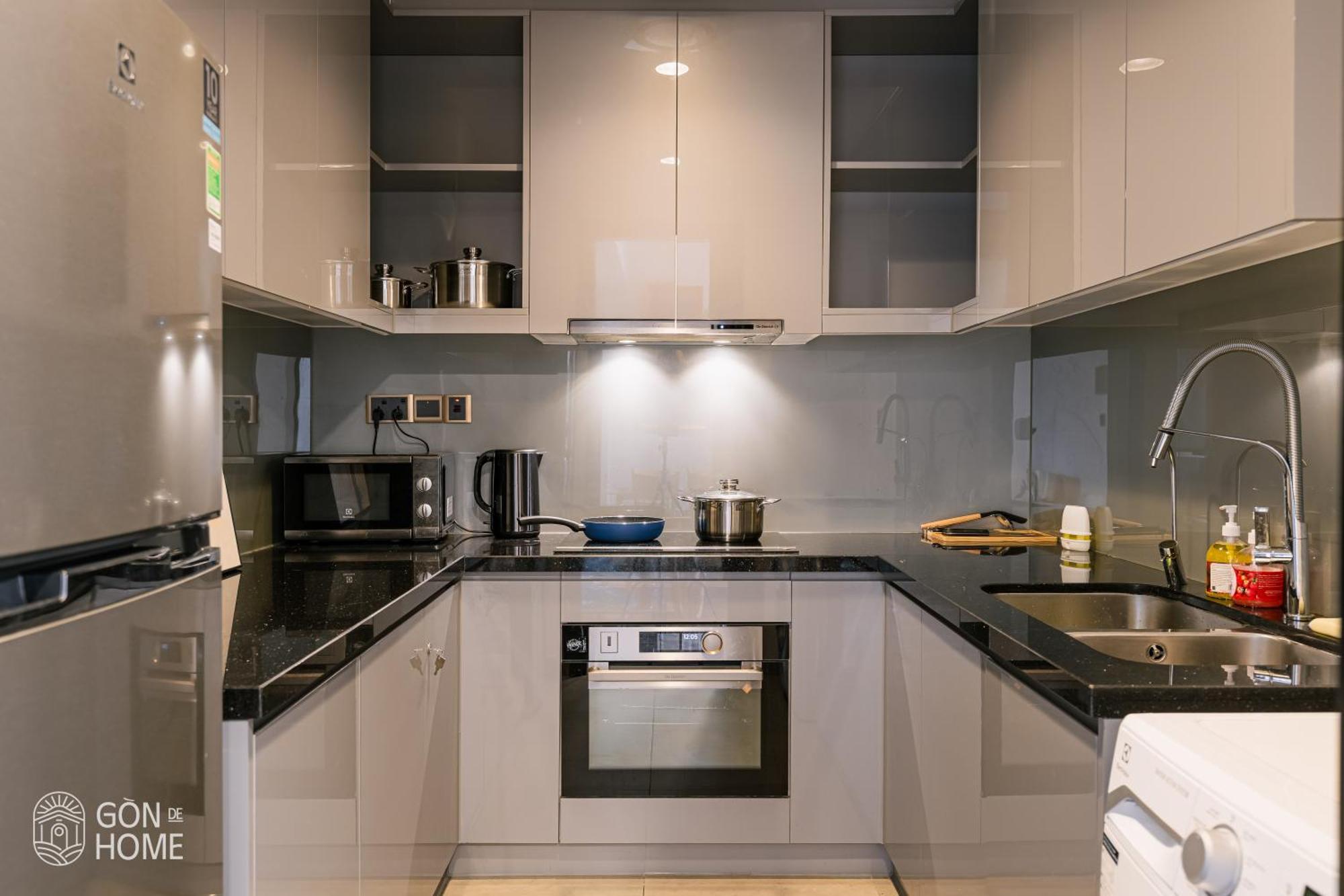 Luxury 2 Or 3br In Dist 1, Pool And Airport Pickup * Ho Chi Minh City