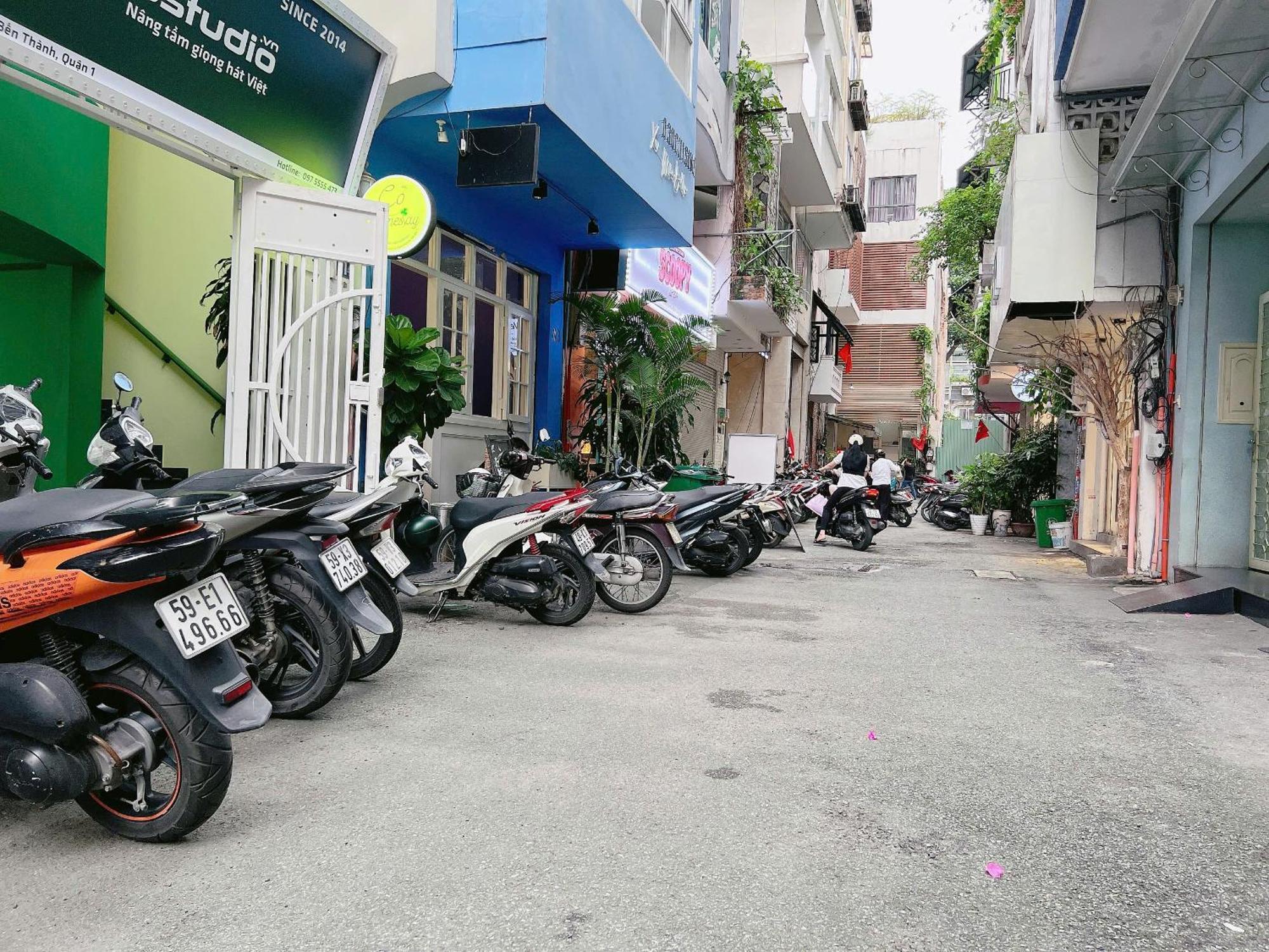 Co 2 * Ho Chi Minh City