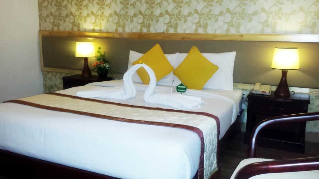 Universe Saigon Hotel 3*