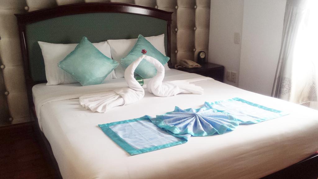 Hotel Universe Saigon 3*