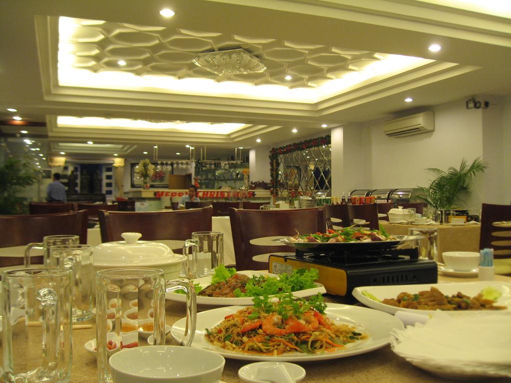 Universe Saigon Hotel 3*