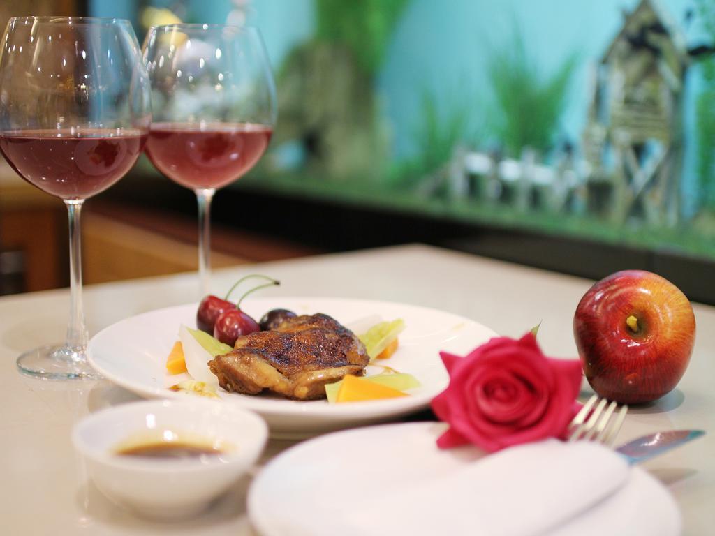 Hotel Thuy Sakura & Serviced