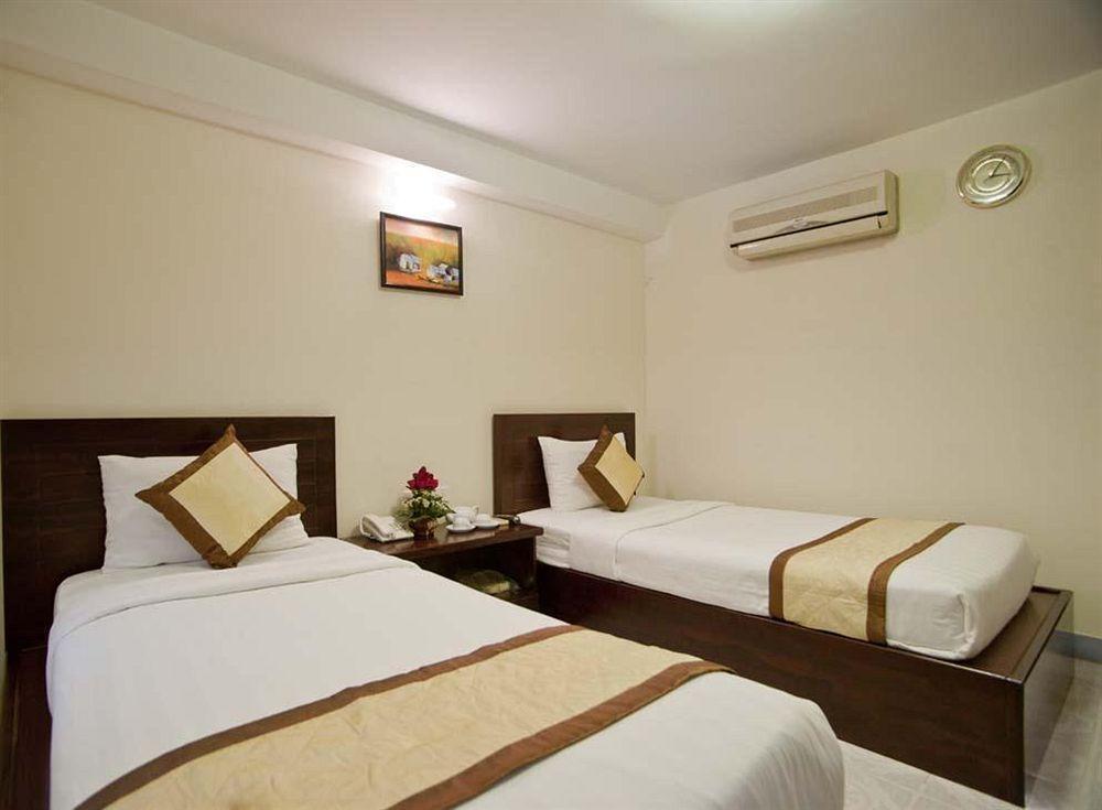Oyo 438 Small Bay Hotel