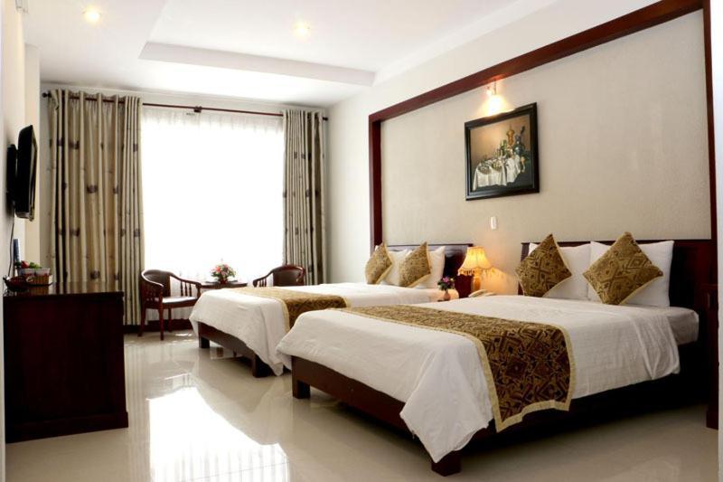 City Hotel 18 Luu Van Lang 2*