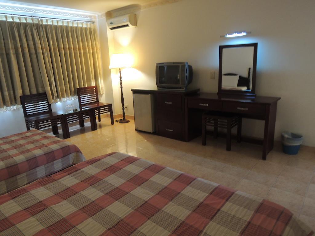 Phung Long Hotel