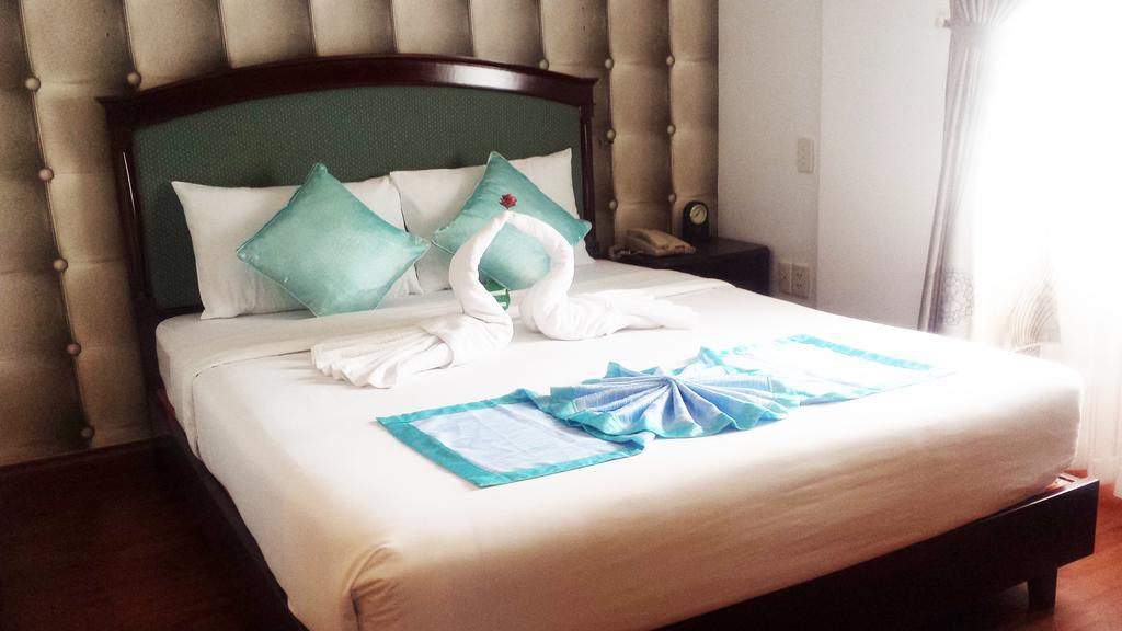 Hotel Universe Saigon