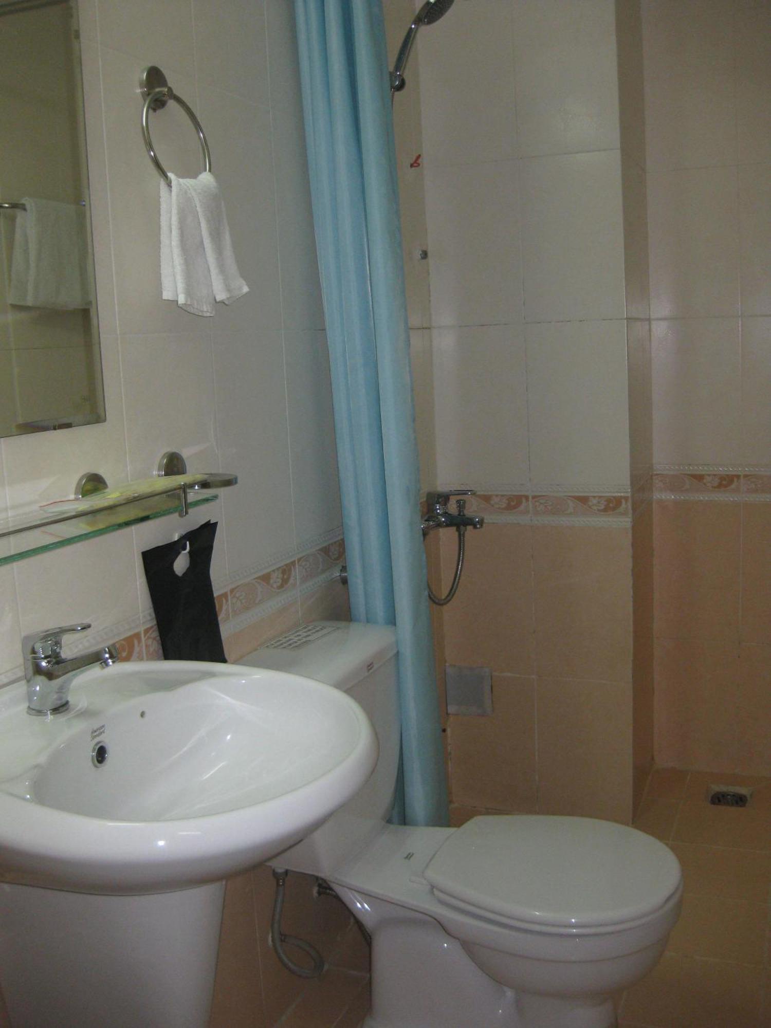Ngoc Linh Hotel *