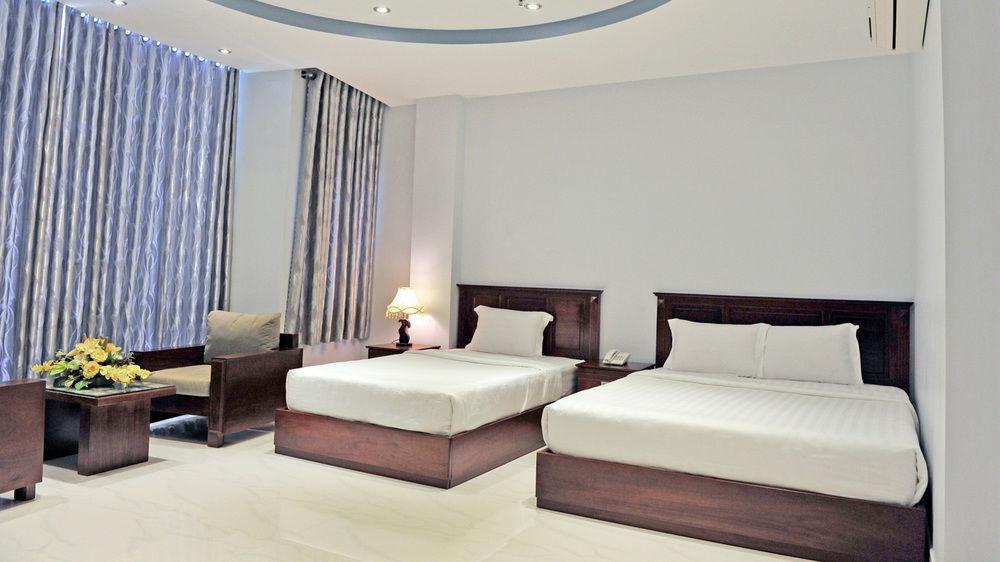 Phoenix Saigon Hotel 2*