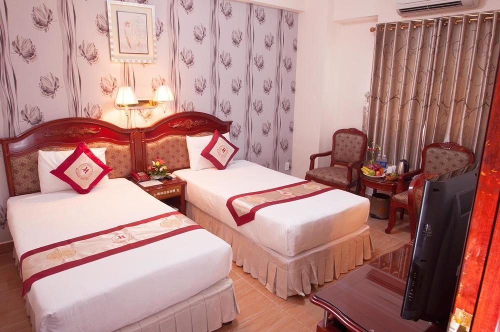 Cozy Midnight Khách sạn 4*