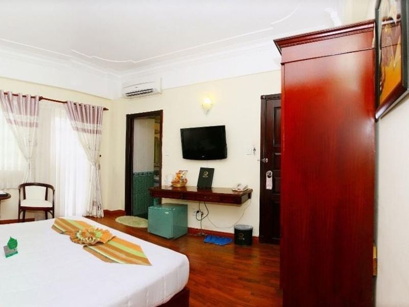 Hotel Universe Saigon