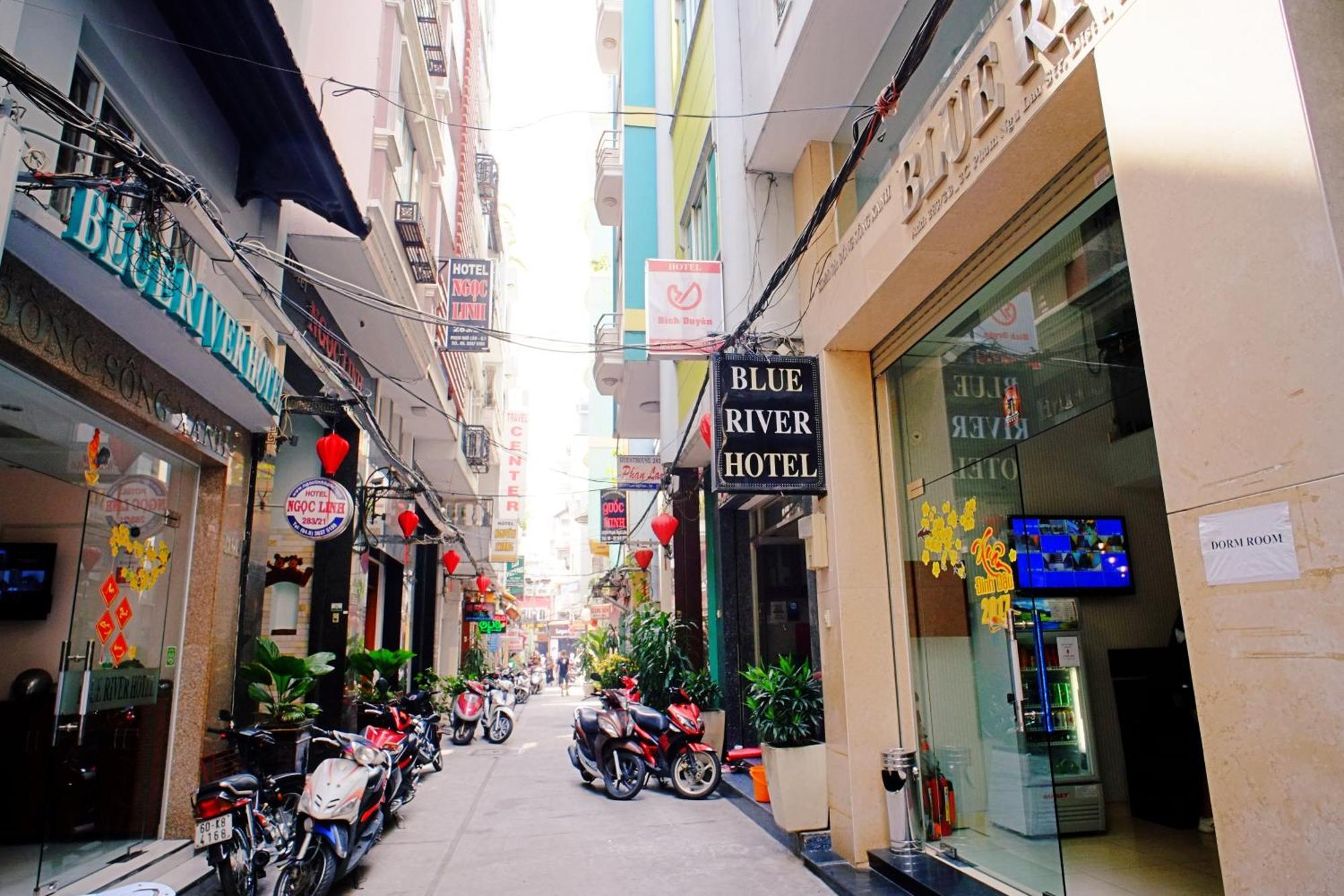 Hotel Blue River