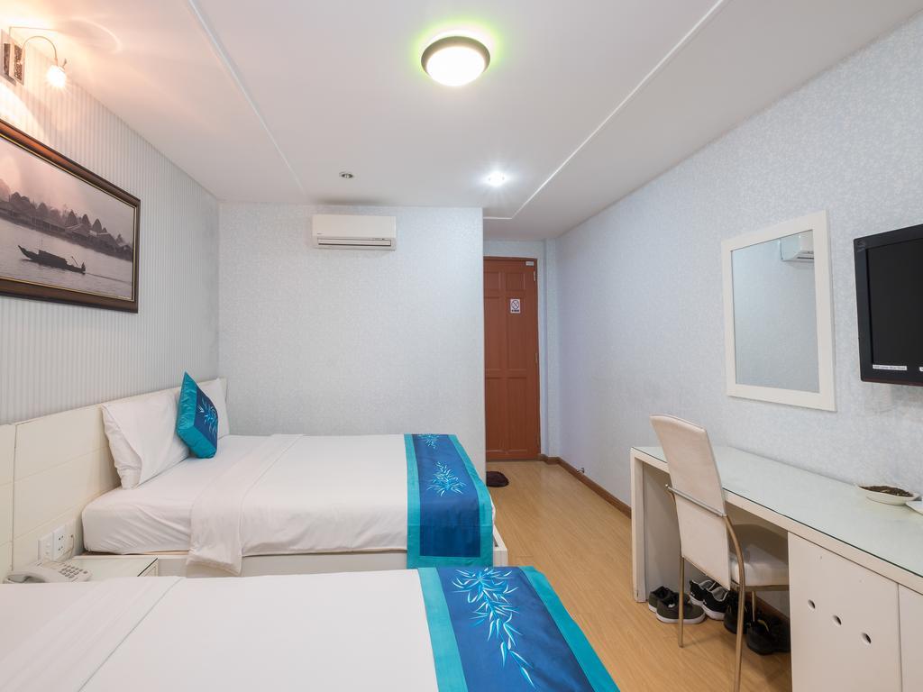 Blue River Hotel
