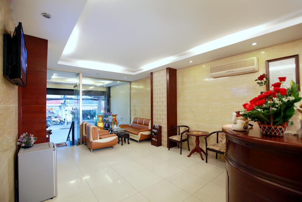 Lucky Star Saigon 2*