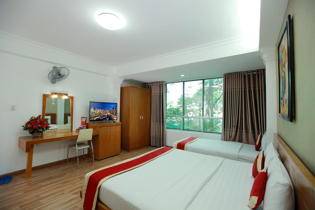 Lucky Star Saigon Hotel 2*