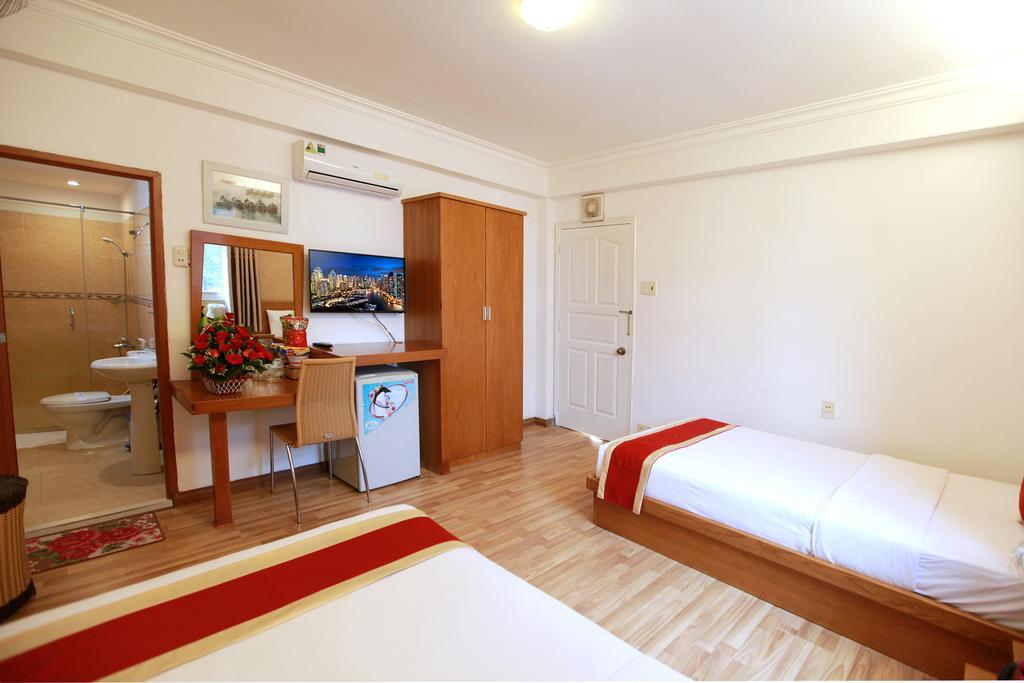 Hotel Lucky Star Saigon 2*