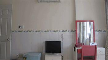 Expats Minh Quang