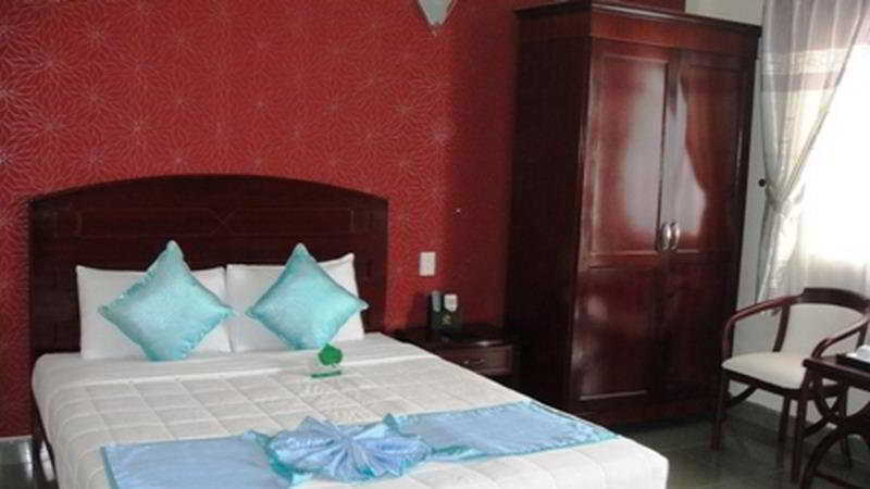 Universe Saigon Hotel 3*
