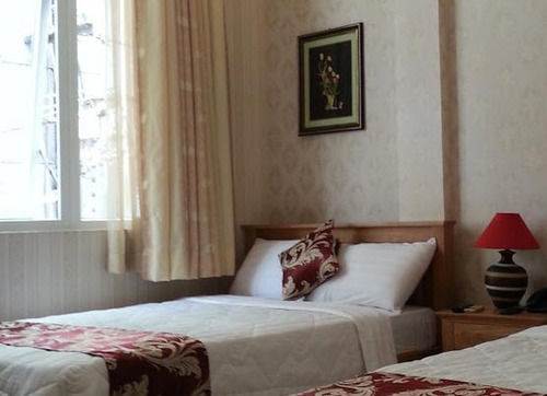Hanz Luân Vũ Khách sạn hẻo lánh 2*