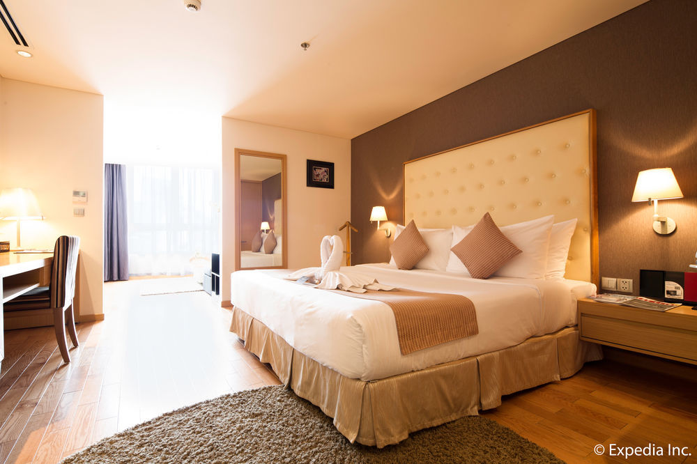 Liberty Saigon Centre Hotel 4*