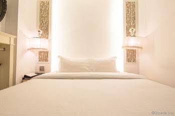A&em Ba Trung Hotel