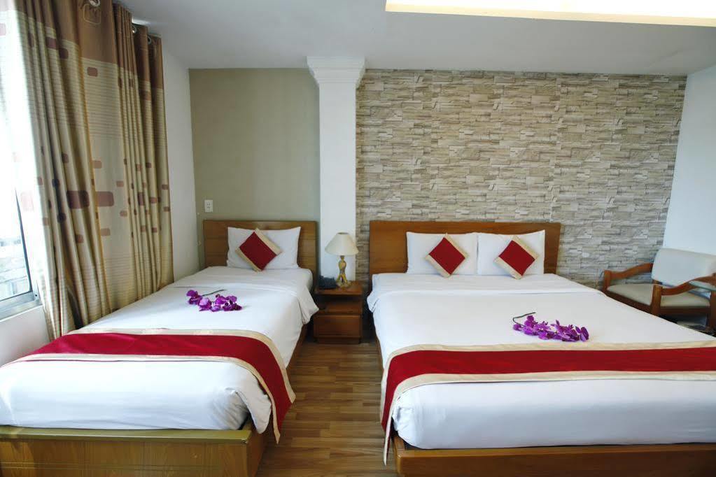 Lucky Star Saigon Hotel 2*