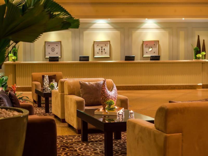 Khách sạn Renaissance Riverside Sài Gòn 5*