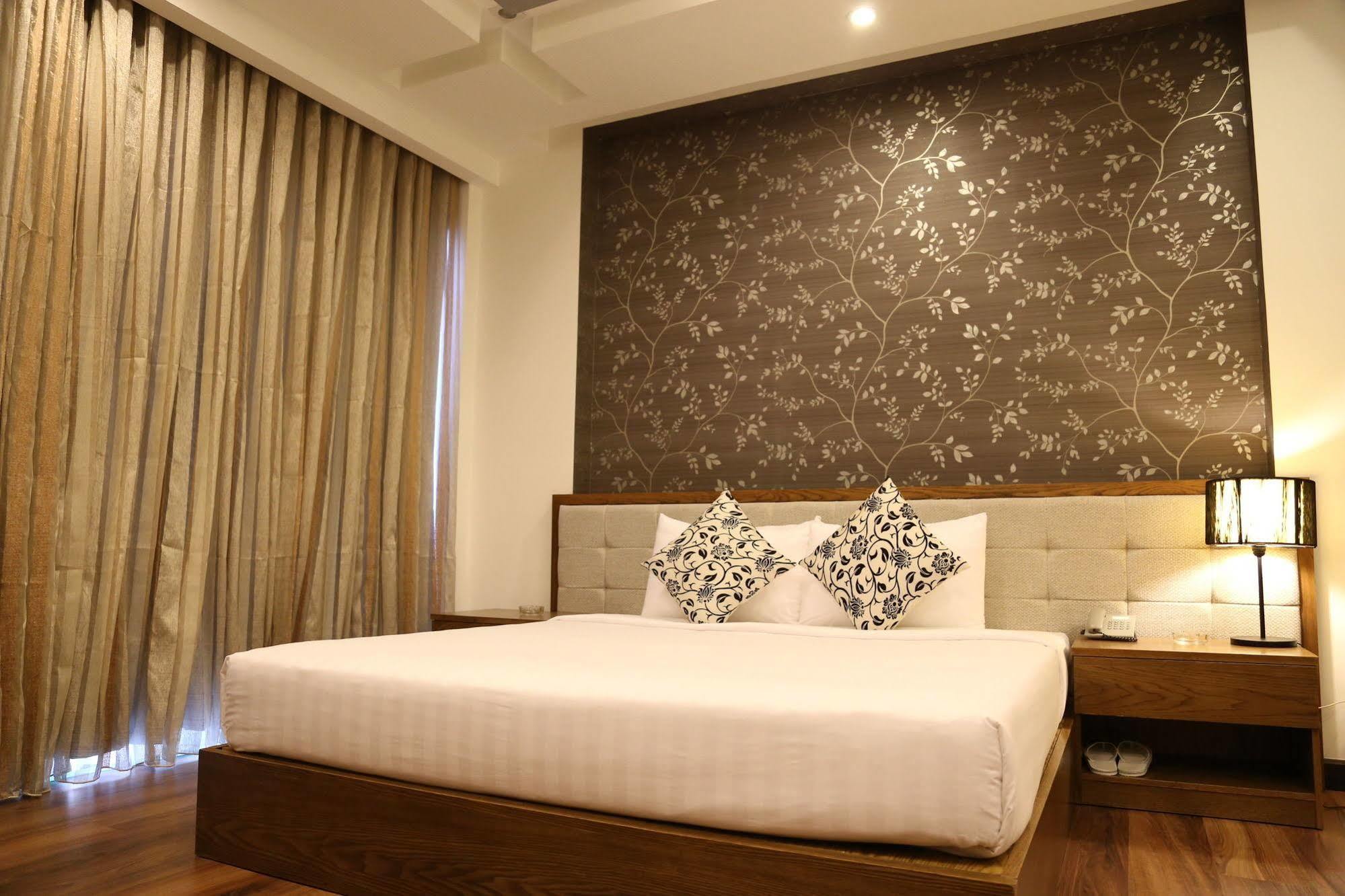 Valentine Hotel